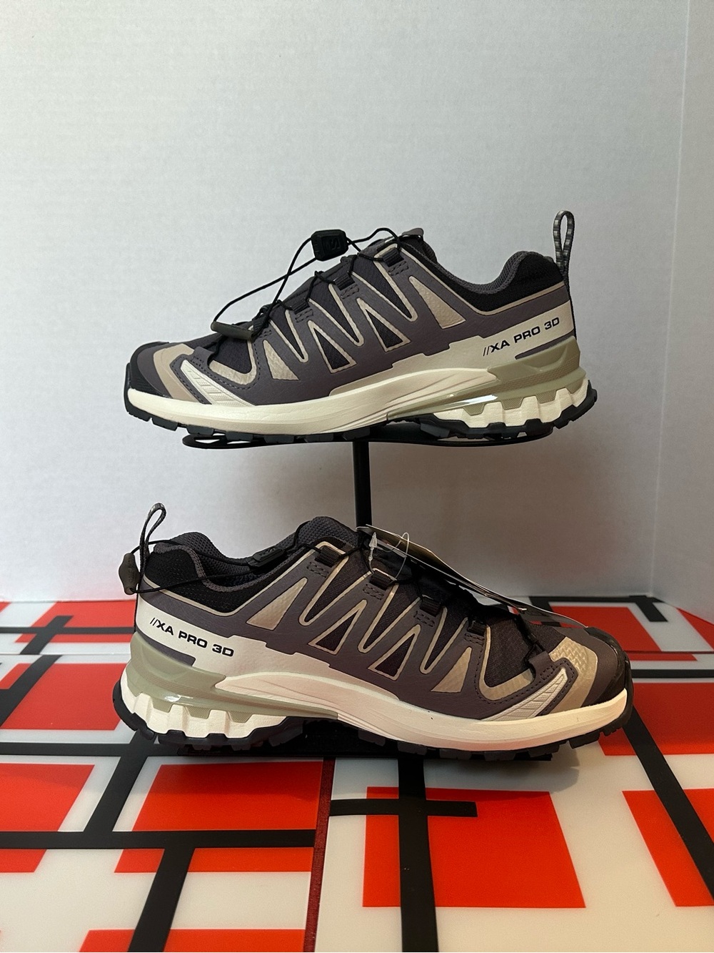 Salomon Women's XA Pro 3D V9 GTX - BRAND New with Box - Picture 2 of 5